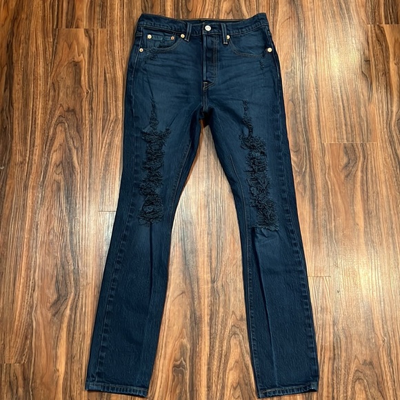 NWOT Levi’s 501 Skinny Ripped - Picture 3 of 16